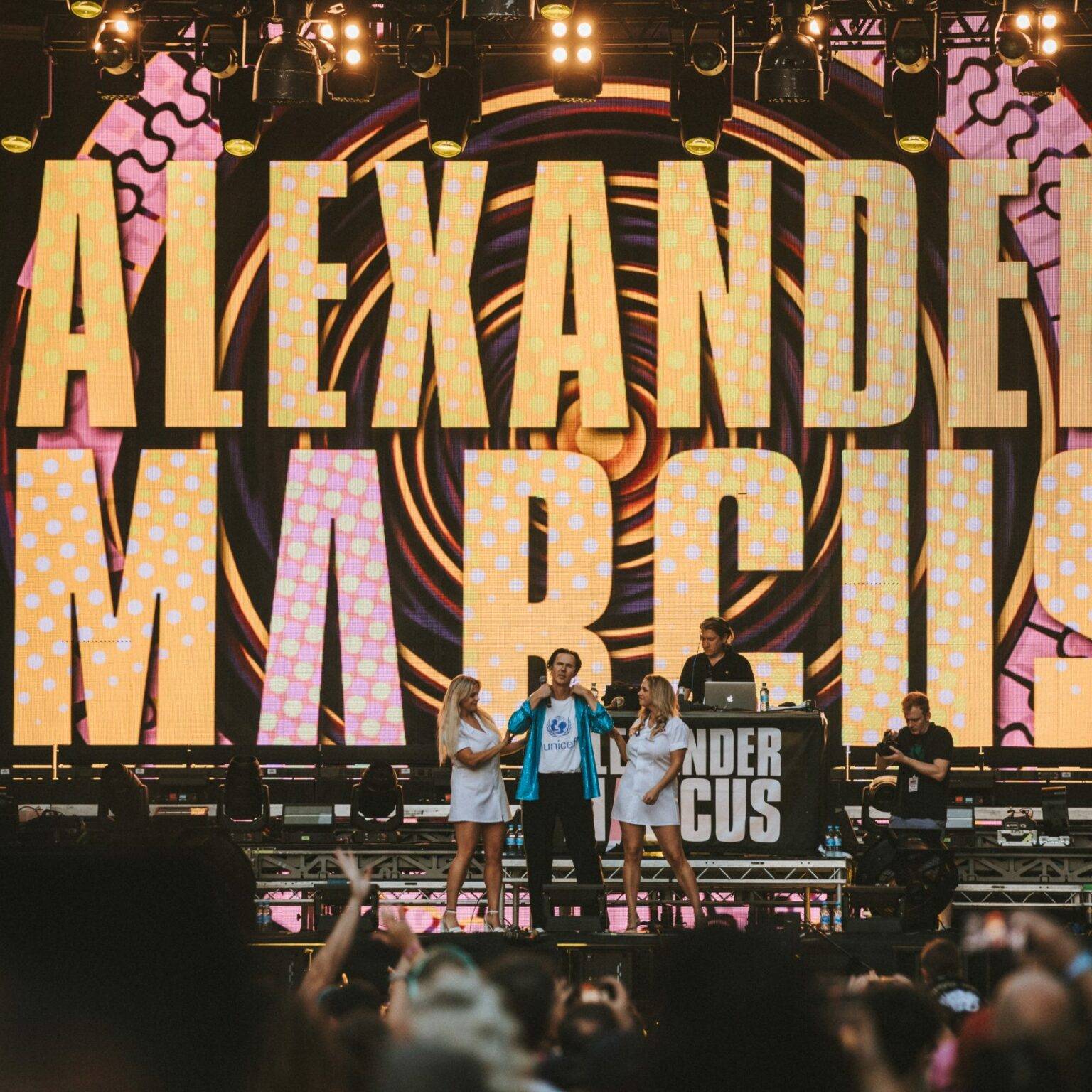 Alexander Marcus auf der Bühne des Lollapaloza Berlin.