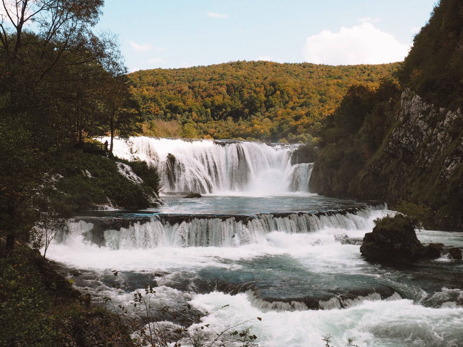 Der beeindruckende Wasserfall Strbački Buk im Una-Nationalpark. 
