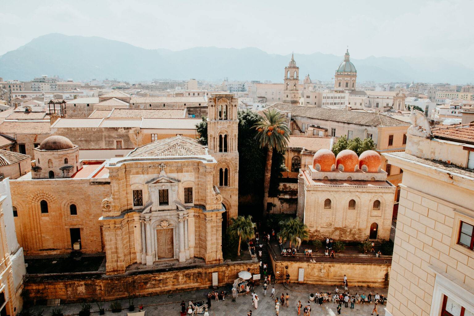 Palermo von oben: In Siziliens Hauptstadt gibt es viel zu entdecken.