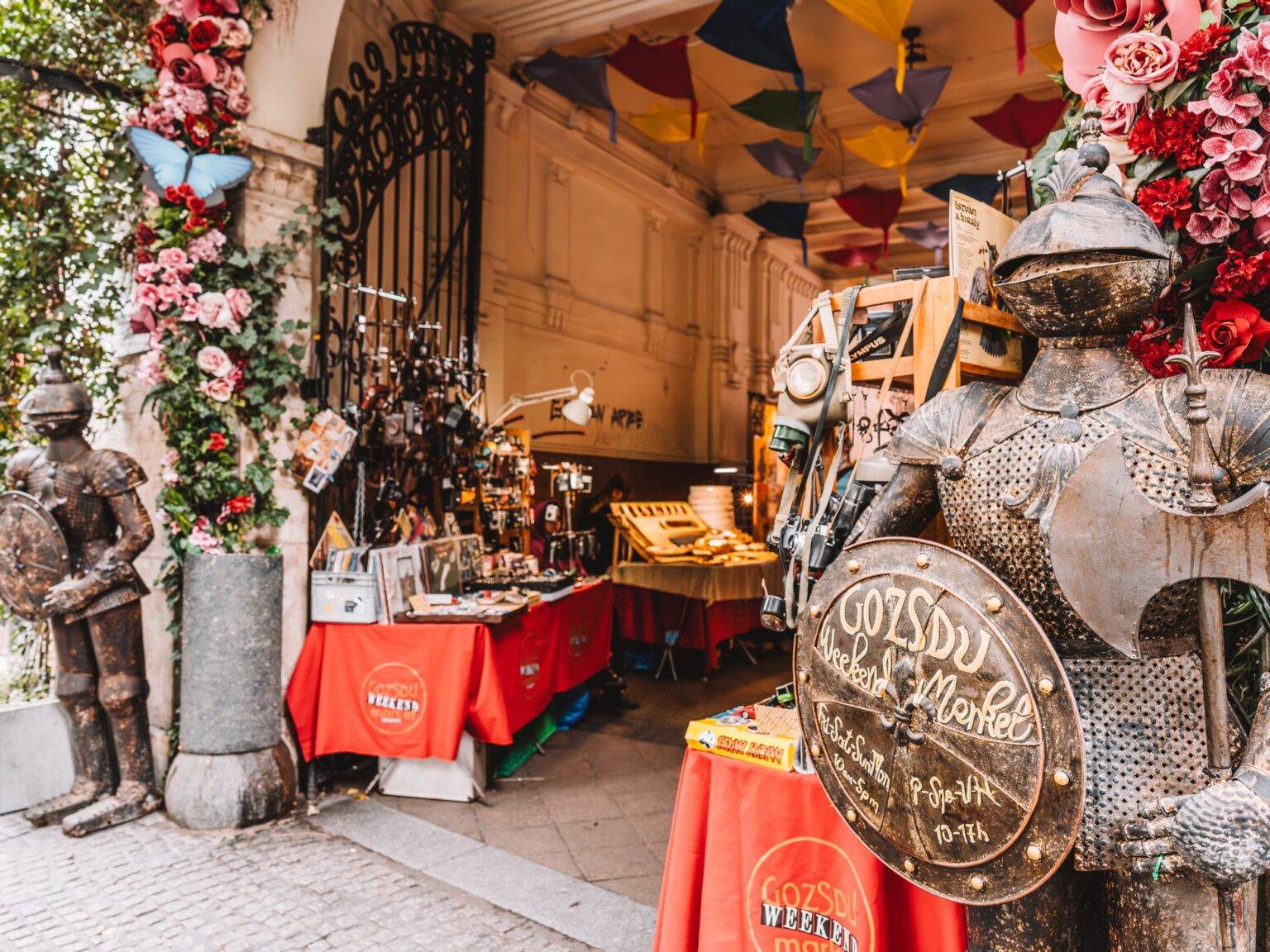 Der Gozsdu Weekend Market in Budapest
