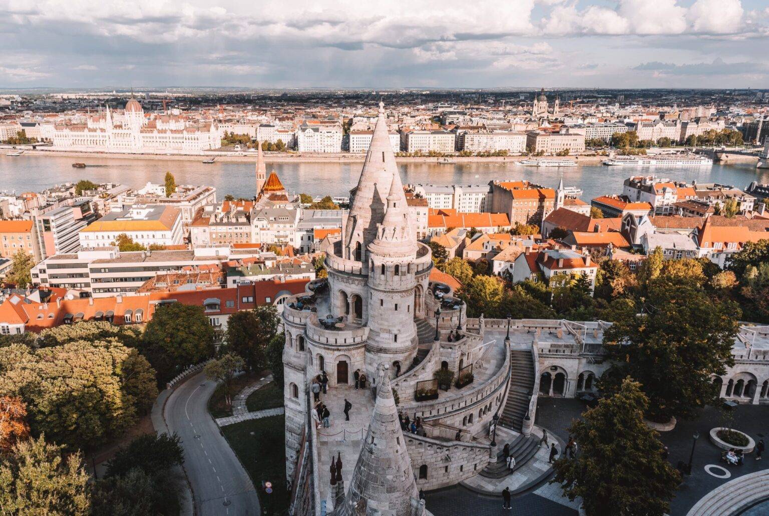 Budapest von der White Raven Skybar aus gesehen.