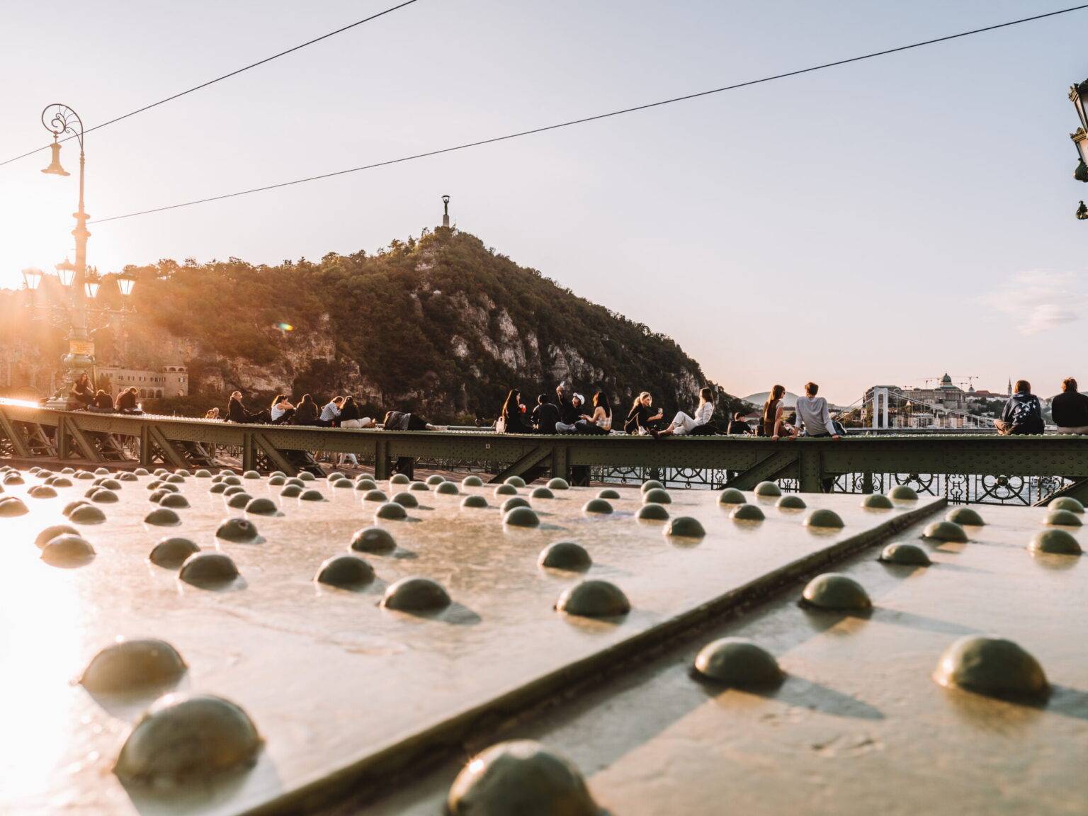 Die Freiheitsbrücke in Budapest zum Sonnenuntergang