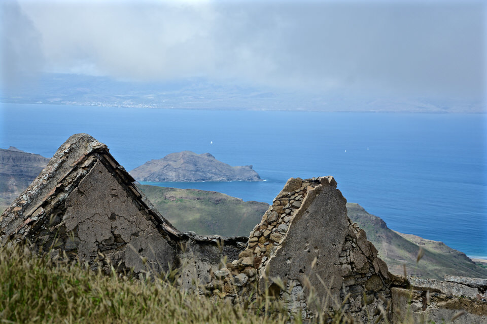 Ein typisches Wahrzeichen auf den Kapverden bei Sao Vicente Mindelo sind die vielen kleinen alten Steinhäuser.