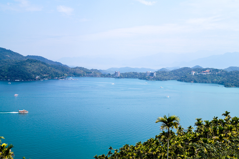 Der traumhafte Ausblick über den Sun Moon Lake in Taiwan wirkt wie die asiatische Côte d’Azur.