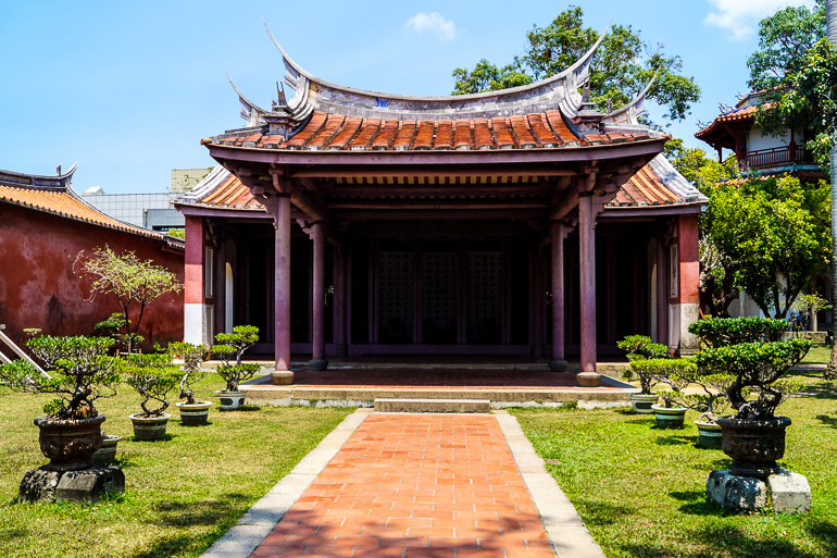 Der Konfuzius Tempel in Tainan mit seinem hübsch angelegten Park versprüht Ruhe und Entspannung.