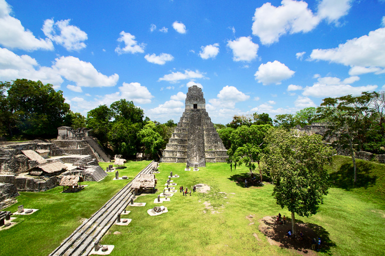 Guatemala-Tikal-Tempel-Gran_Plaza