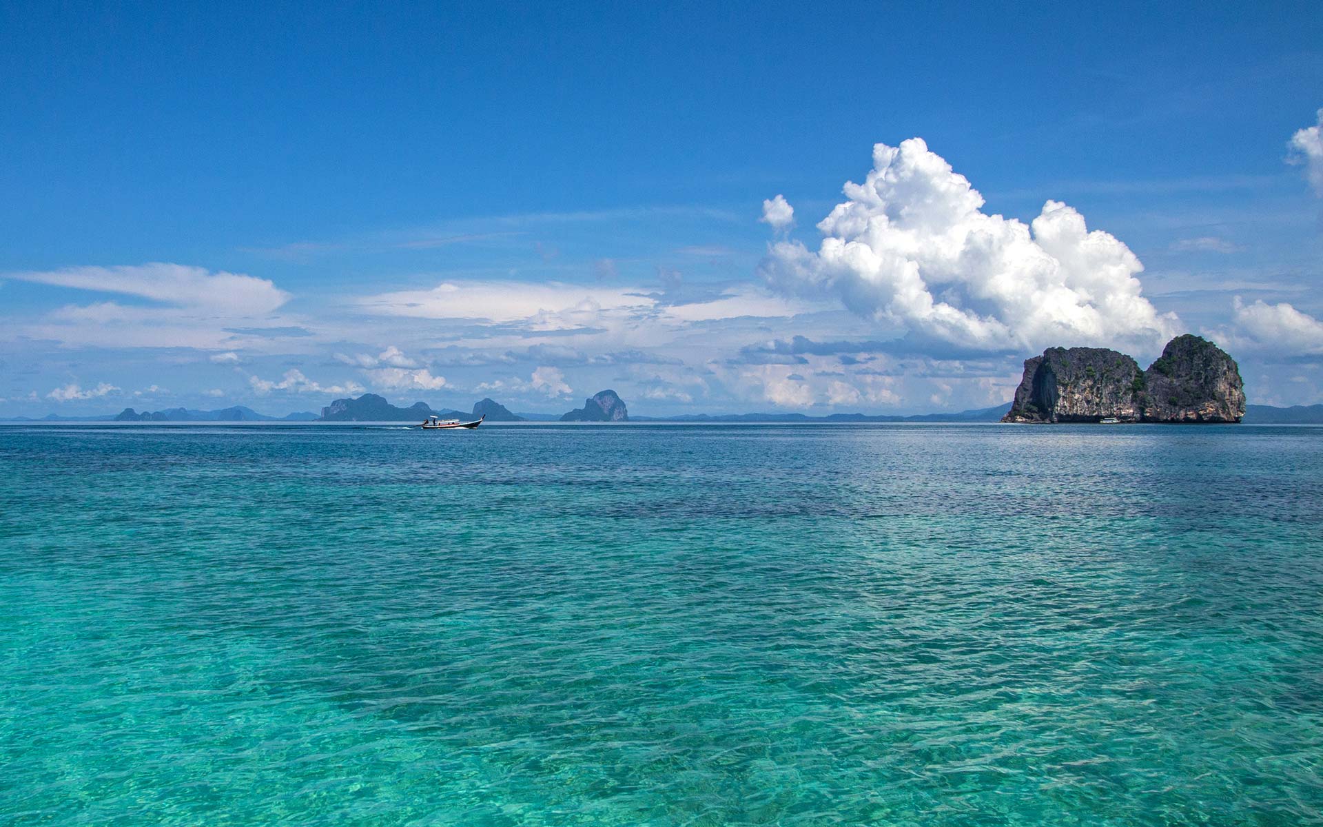 Beim Inselhopping in der Andamanensee vor der Westküste Thailands kann man von Paradies zu Paradies hüpfen.