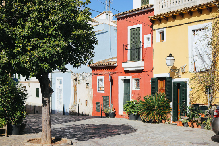 Das ehemalige Hafenviertel von Santa Catalina Palma von Palma zeichnet sich besonders durch die vielen bunten Häuserfassaden aus.