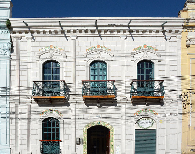 Fantastically beautifully restored buildings from the 19th century with typical republican architecture await in Riobamba.