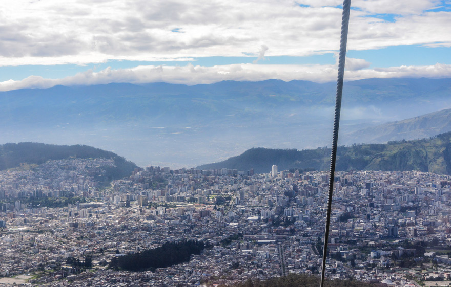 Mit der Seilbahn, der "Teleférico", geht es hoch hinaus – von über 4.000 Meter hat man einen wunderbaren Blick über Quito.
