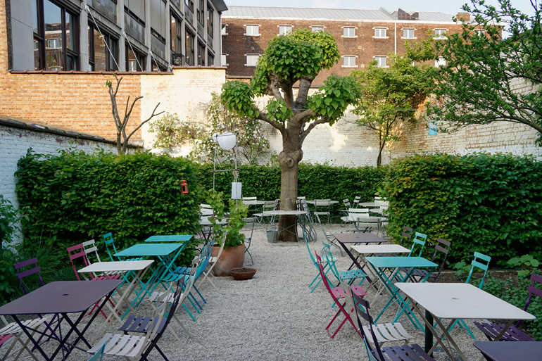 Innenhof im Bistro De Broers van Julienne.