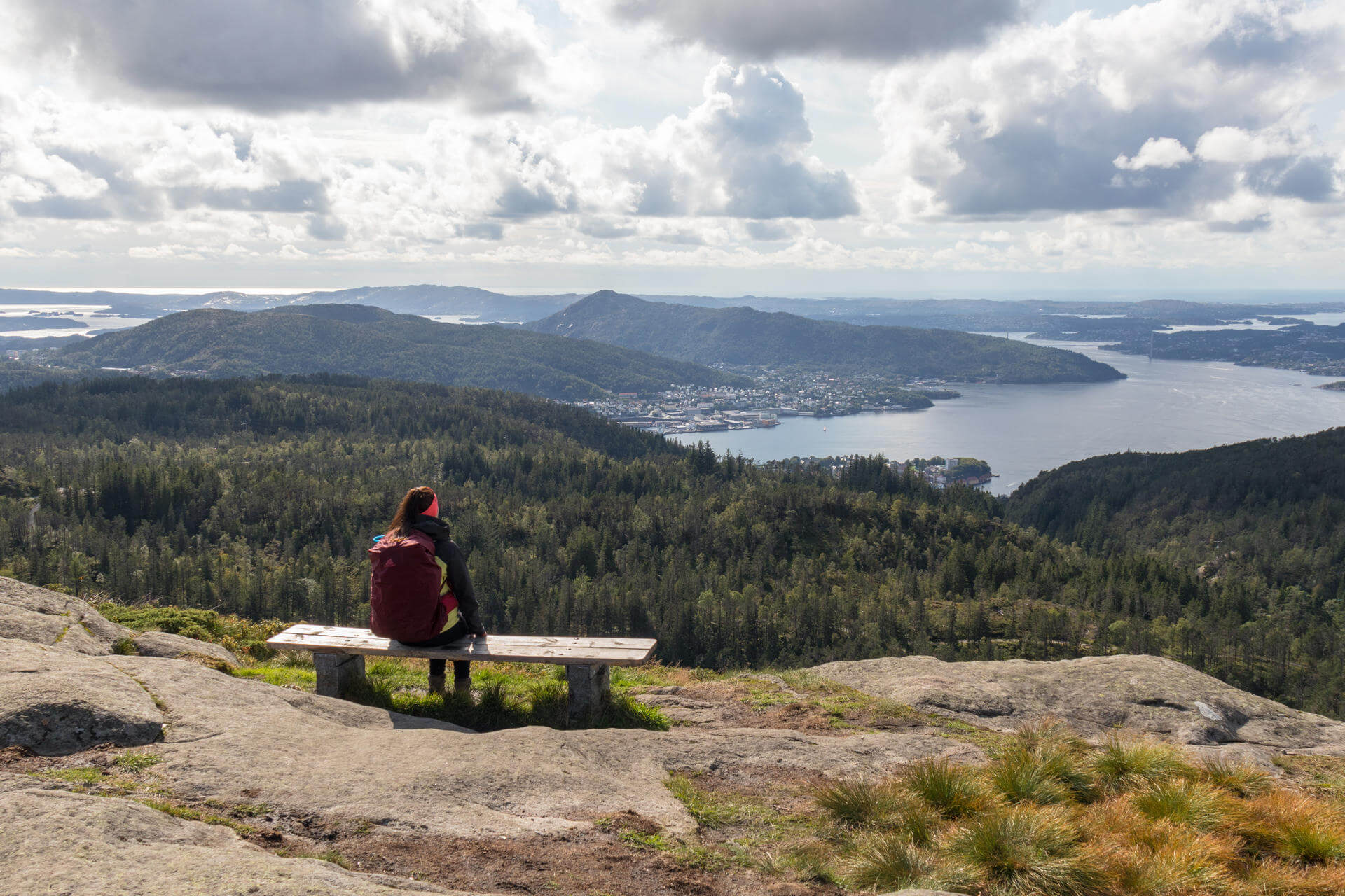 Der Blick über Bergen nach einer Wanderung