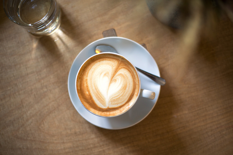 Kaffee im Kaverna Moderna
