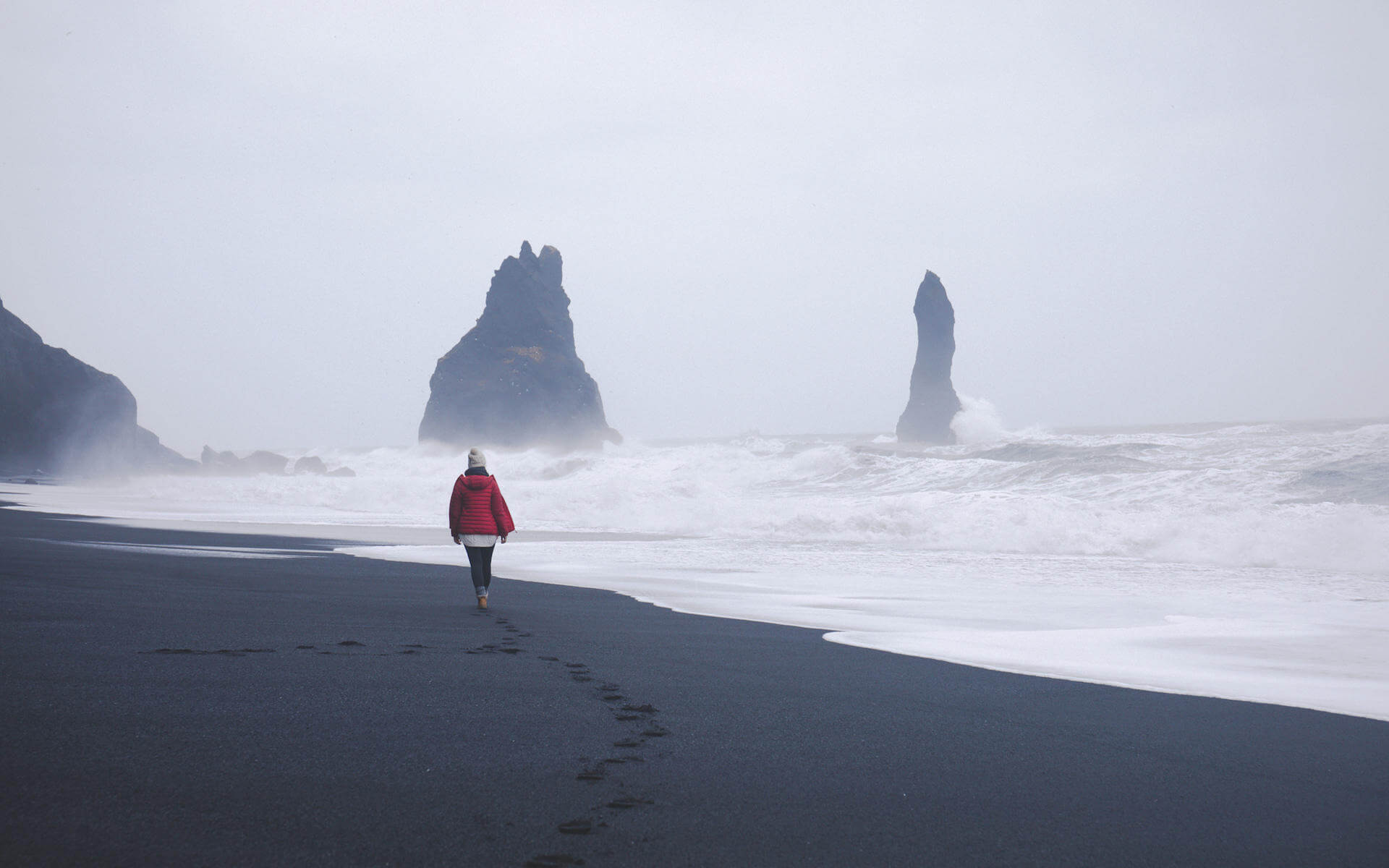 Island: Schwarzer Sandstrand