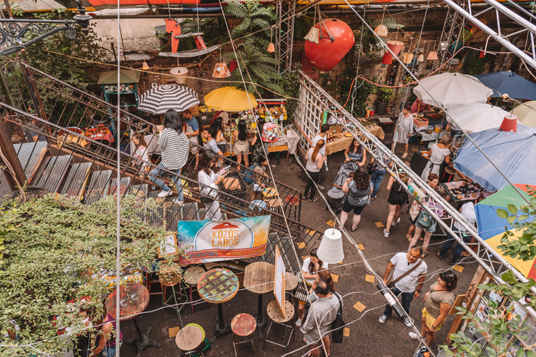 Budapest Städtetrip: Der Farmer’s Markt aus der Vogelperspektive.