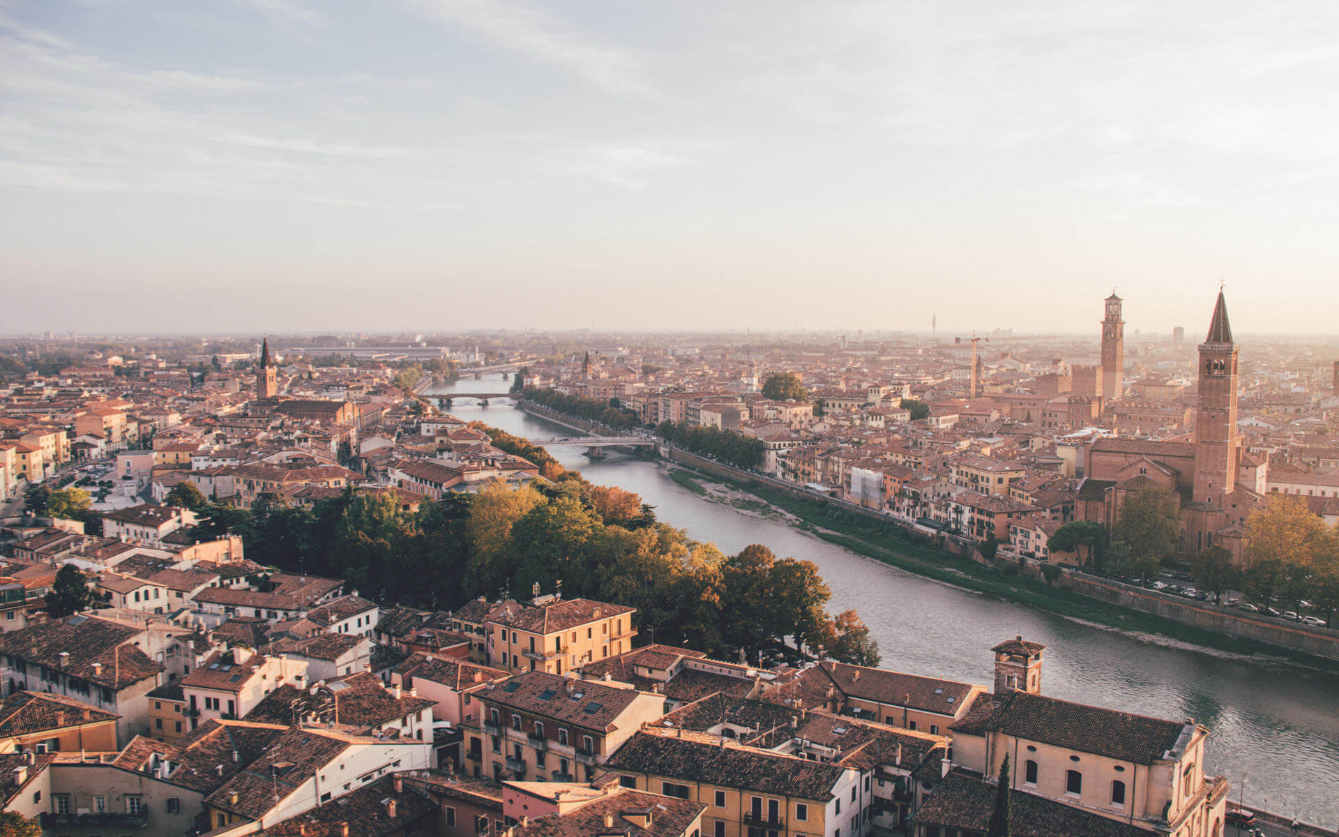 Sonnenuntergang und Blick vom Castel San Pietro.