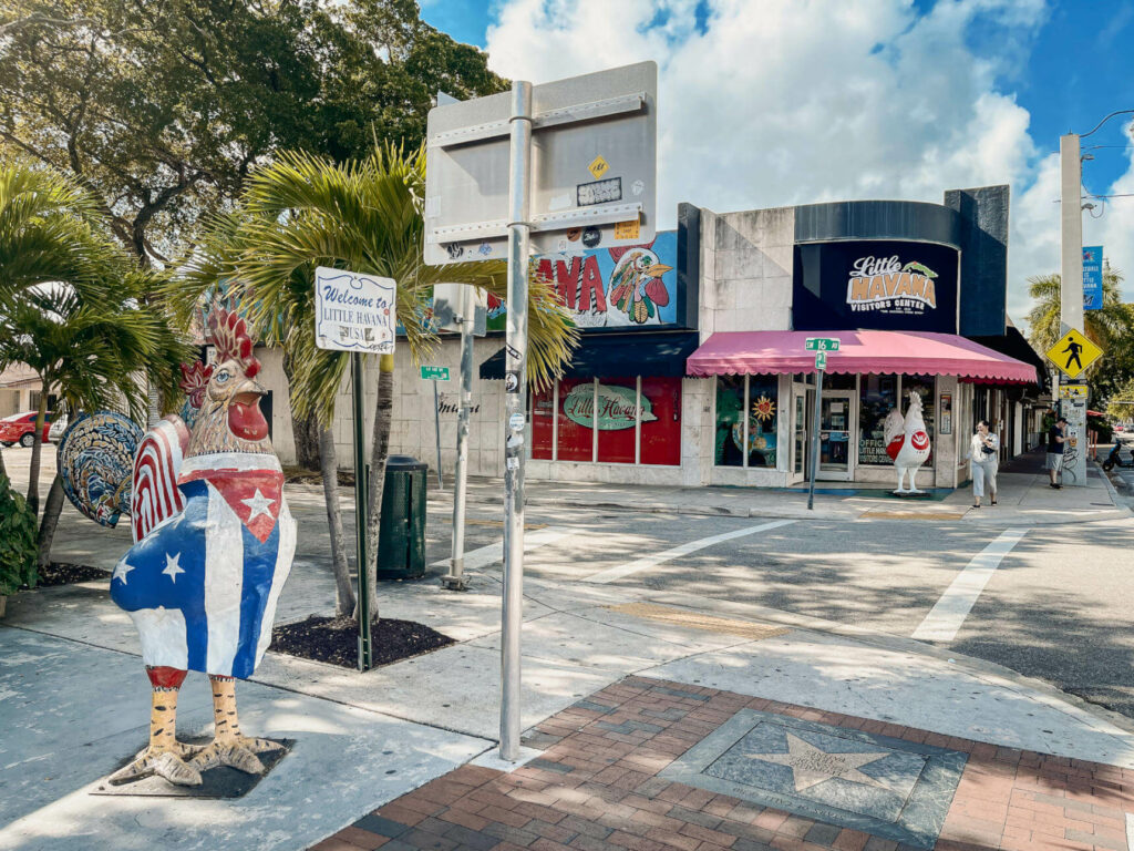 Die Häuser in Little Havana stahlen farbenfroh.