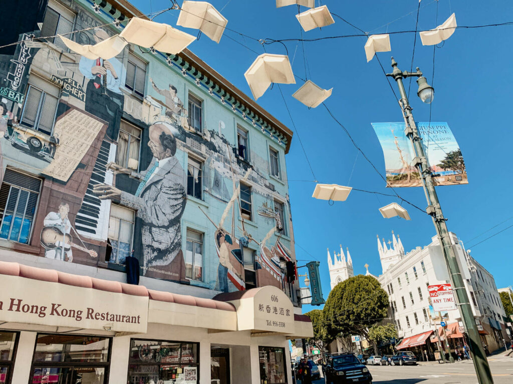Chinatown in San Francisco is definitely worth seeing with its extraordinary street art.