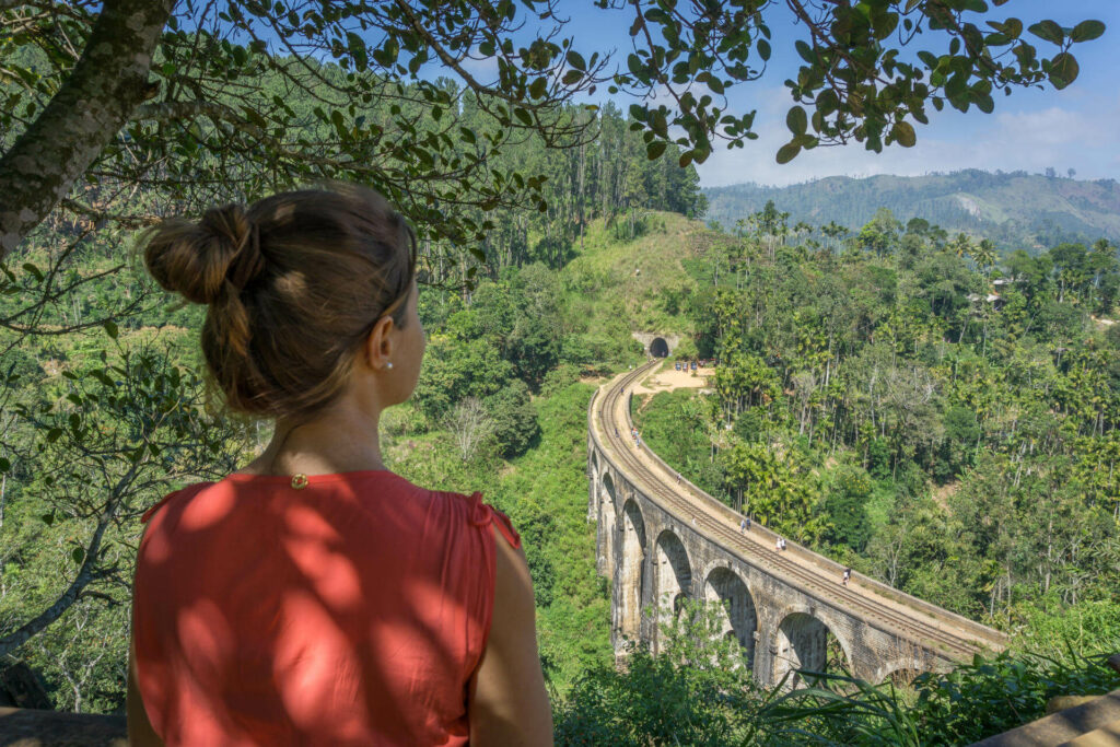 Unser Geheimtipp: Von Ella aus kannst du die Architektur der Nine Arches Bridge perfekt bestaunen.