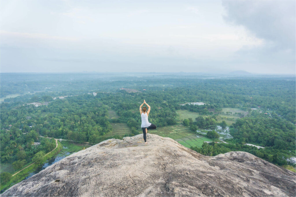 Auf dem Yapahuwa Rock kann man über die Städte und Wälder von Sri Lanka blicken.