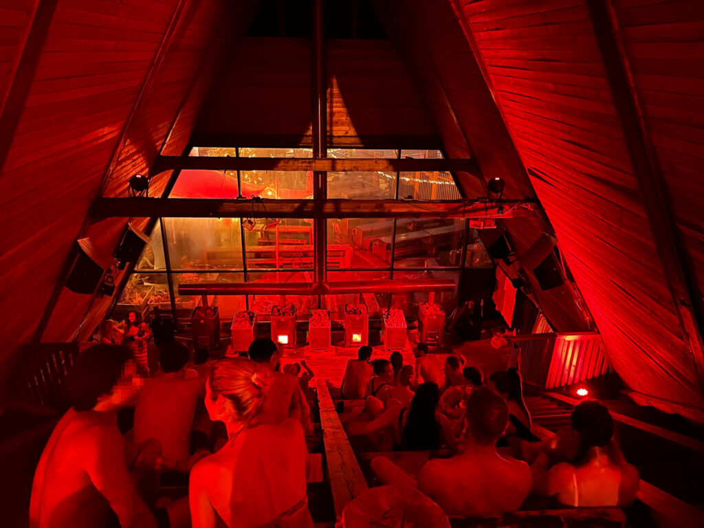 Die große Sauna auf dem Salt-Gelände in Oslo ist ein echter Geheimtipp.