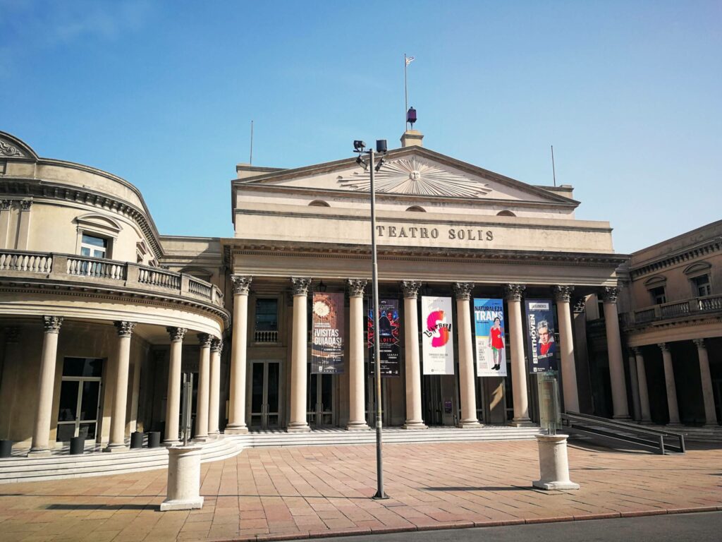In Uruguays Stadtviertel Ciuadad Vieja befindet sich eine Sehenswürdigkeit für Theater-Fans, das Teatro Solis.