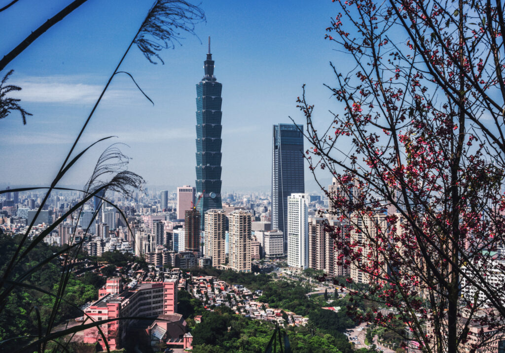 Aussicht vom Elephant Mountain auf Taipeh und dem Taipei 101.