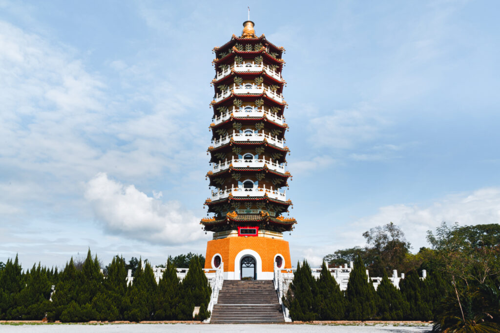 Aufnahme der Pa Cien Pagode in Nantou, Taiwan.