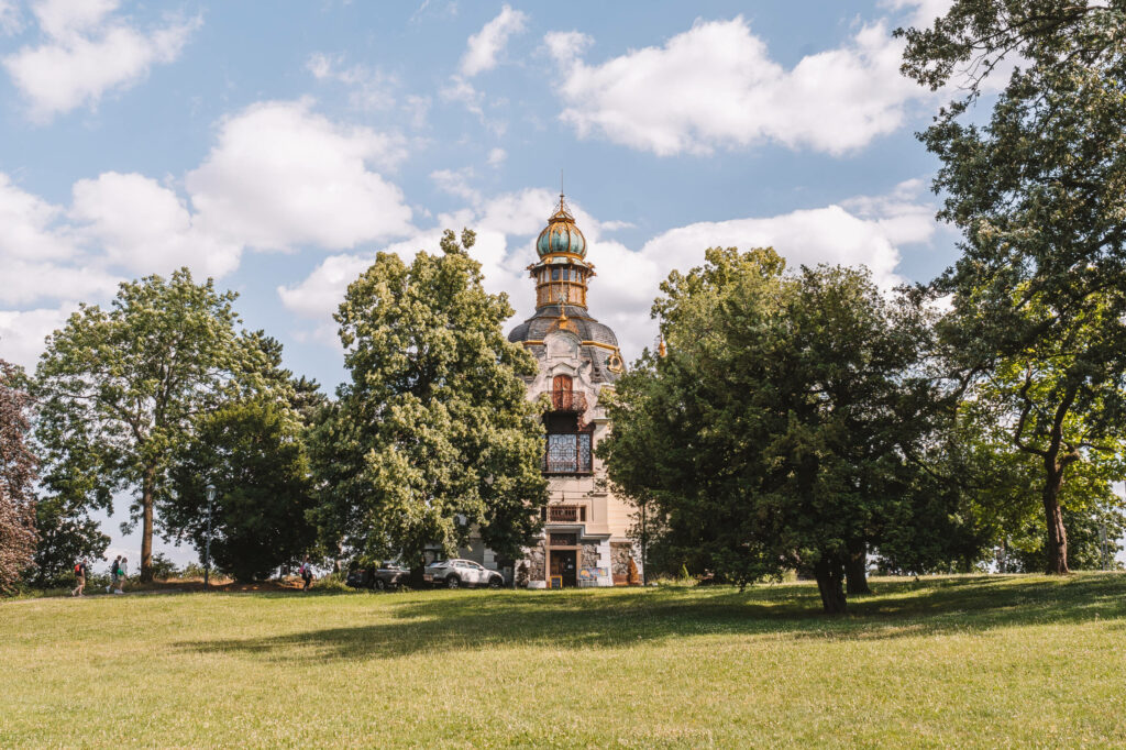 Der prunkvolle Hanavský-Pavillon im Letna Park in Prag.